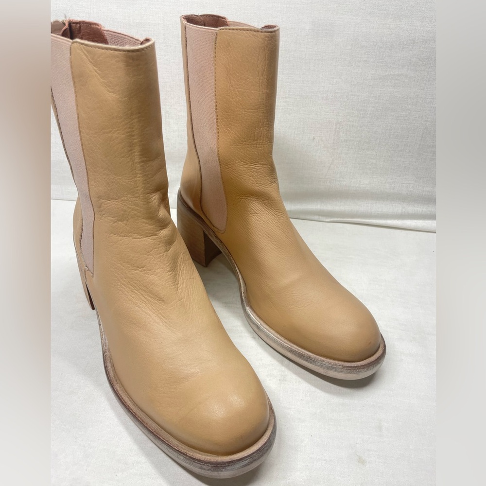 Free People Essential Chelsea Leather Boots Chalk NWOB - Picture 5 of 13